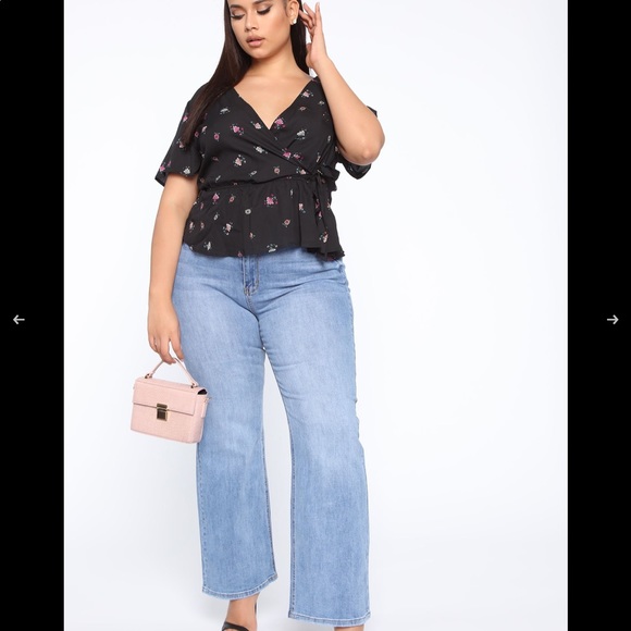 Fashion Nova Wide Leg Jeans Never Worn - Picture 4 of 4